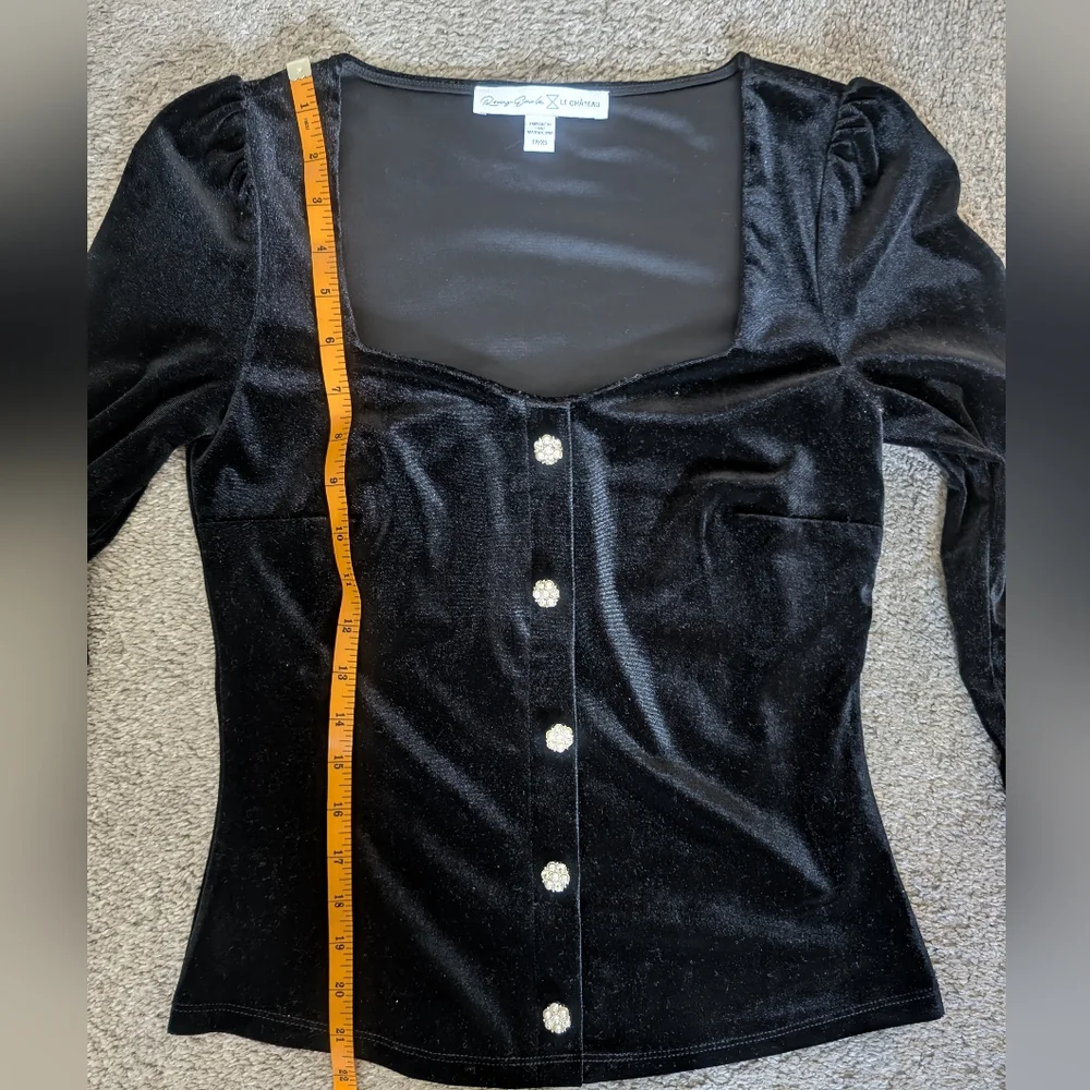 LAST CHANCE Le Chateau Black Velvet Top - Picture 11 of 11